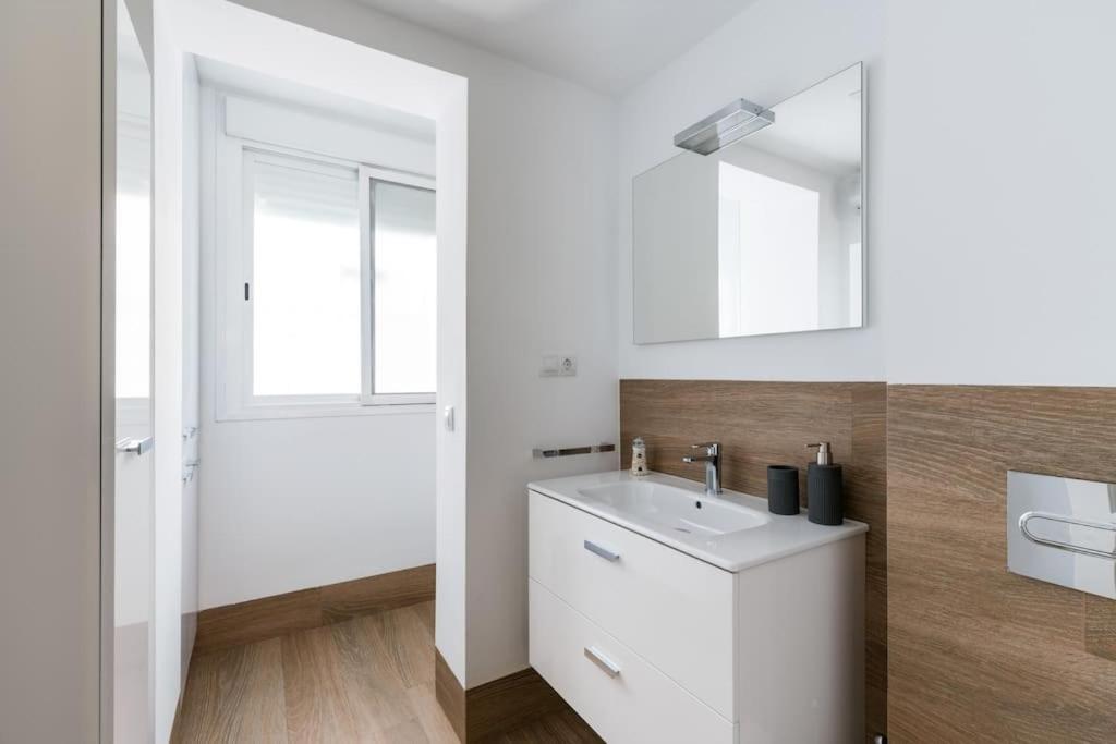 Apartamento Moderno En Triana 2 Dormitorios Y Aire Acondicionado Siviglia Esterno foto